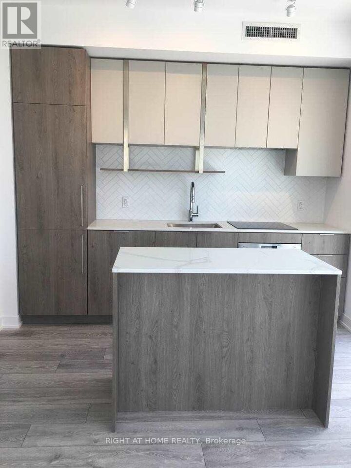 Property Photo:  15 Holmes Avenue 409  ON M2N 4L8 