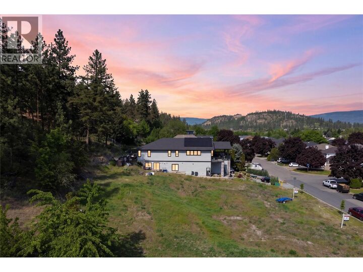 Property Photo:  152 Portview Avenue  BC V1V 1T9 