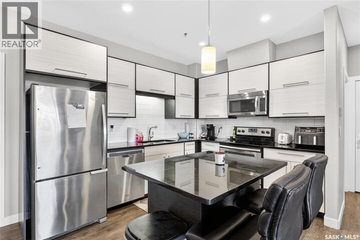 Property Photo:  109 502 Perehudoff Crescent  SK S7N 4H6 