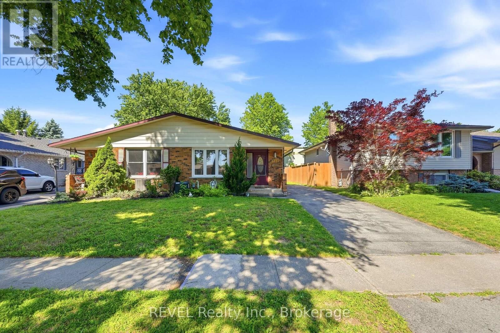 Property Photo:  3727 Orlando Drive  ON L2J 4B5 