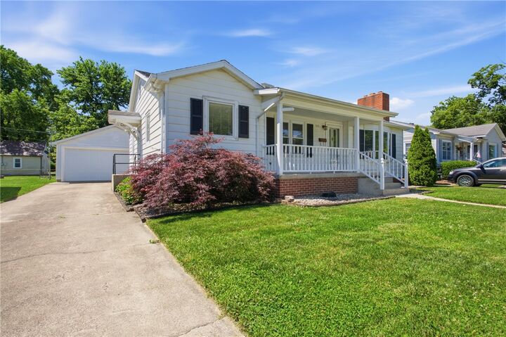 Property Photo:  515 E Grove Avenue  IL 62401 