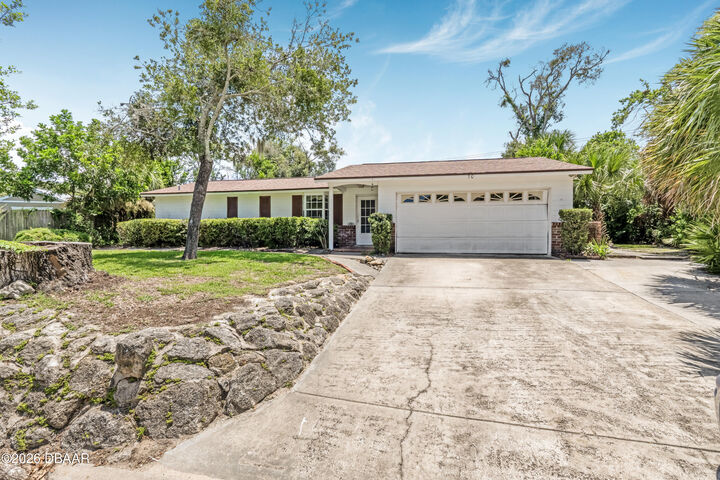 Property Photo:  70 Crestwood Circle  FL 32174 