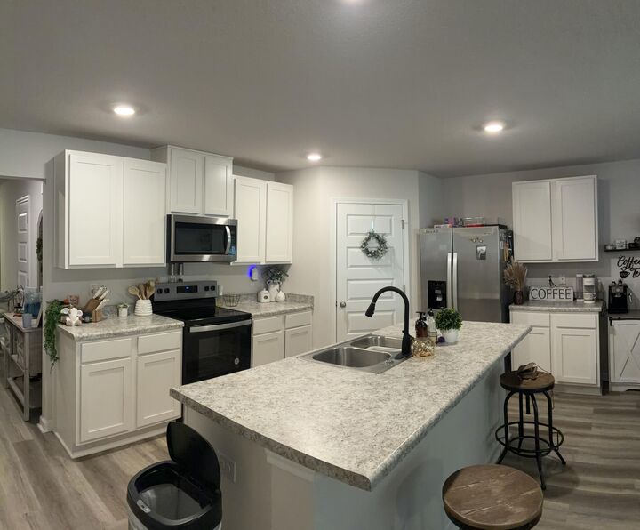 Property Photo: 6746 Cambrian Ridge FL 32567