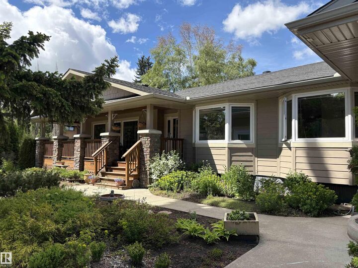 Property Photo:  14016 85 Avenue NW  AB T5R 3Y8 