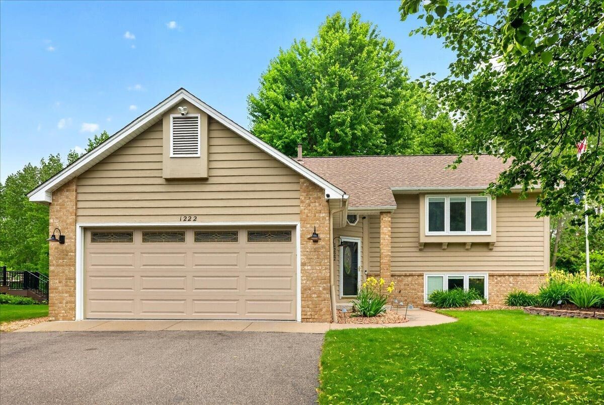 Property Photo:  1222 Saddlebrook Lane  MN 55125 