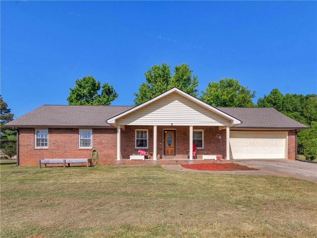 Property Photo: 121 Rosser Road GA 30252
