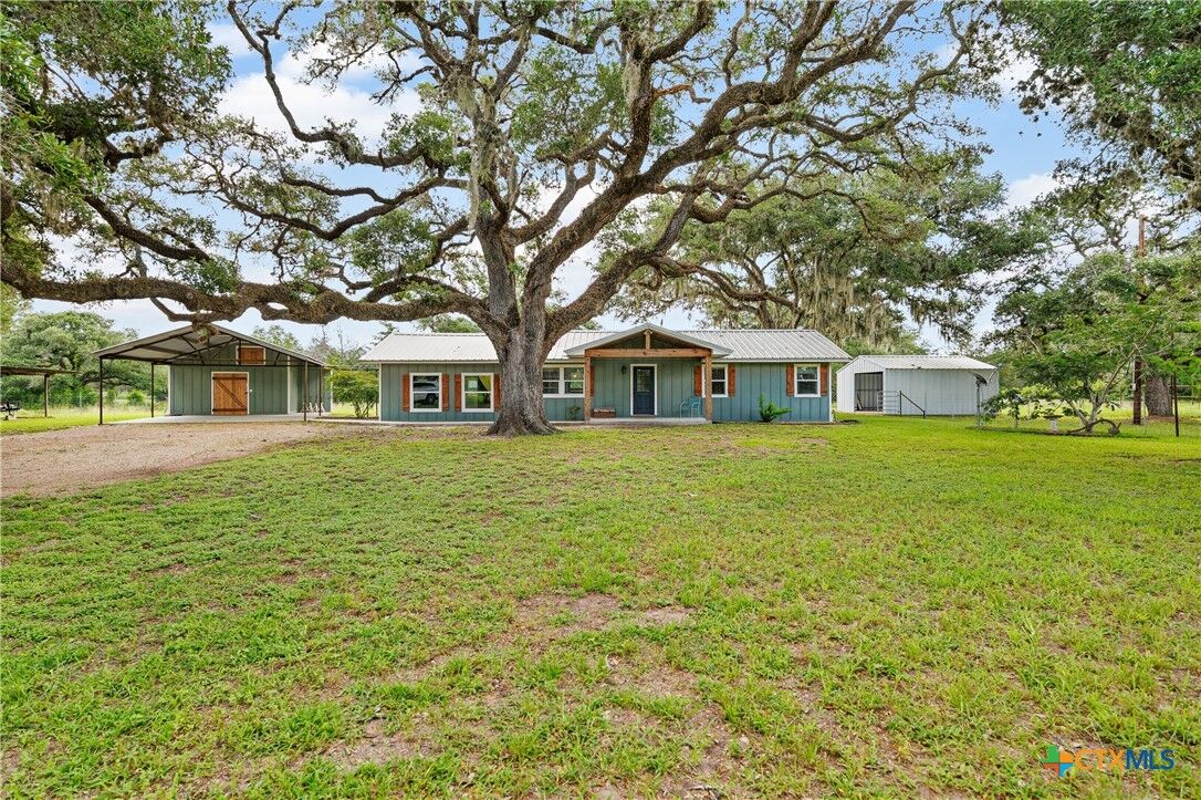 Property Photo:  13109 Fm 822  TX 77957 