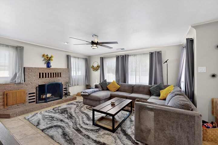 Property Photo: 534 Muscatel Avenue NE NM 87107