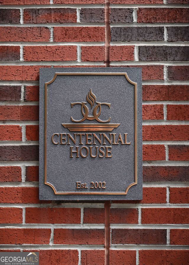 Property Photo:  115 W Peachtree Place NW 501  GA 30313 