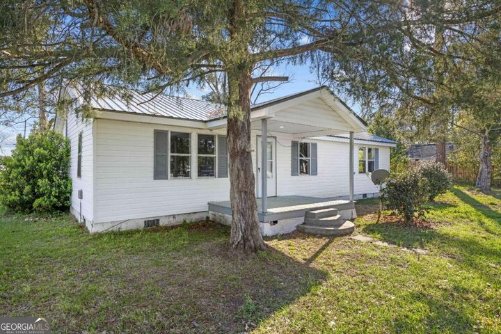 Property Photo:  507 E 7th Avenue  GA 31639 