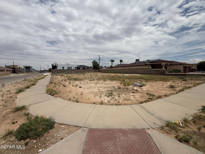 Property Photo: 11401 Lindenwood Avenue TX 79936