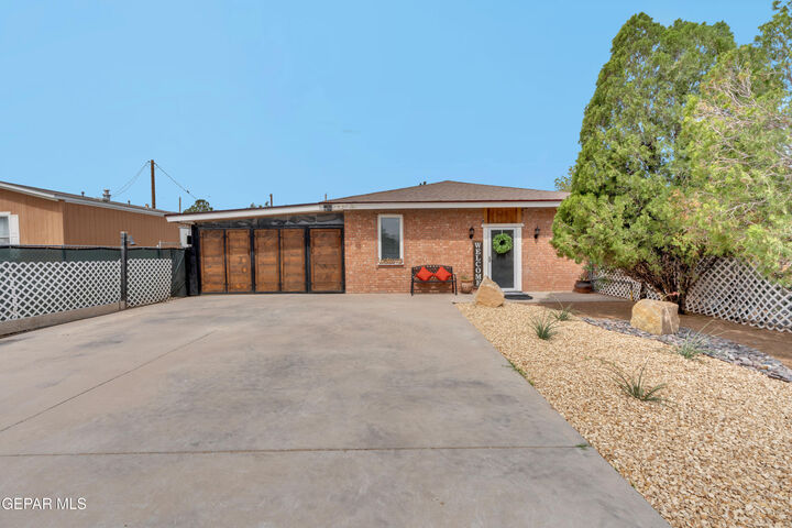 Property Photo:  10771 Wilton Place  TX 79927 