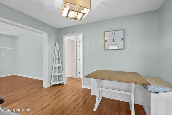 Property Photo: 3311 Nanz Ave KY 40207