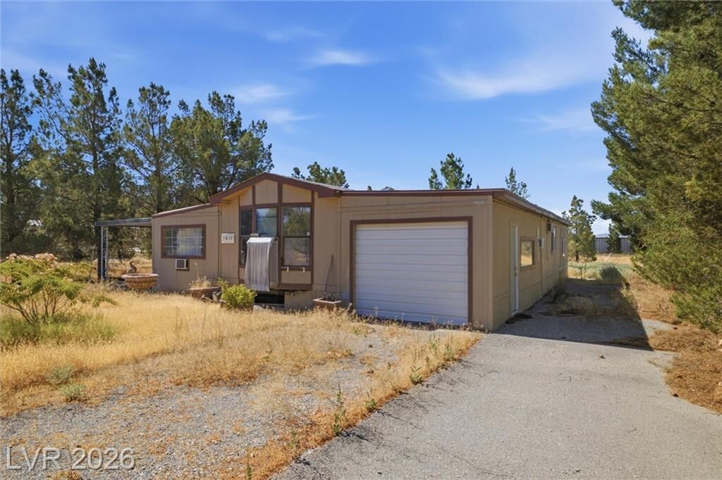 Property Photo:  1611 Vondell Drive  NV 89048 
