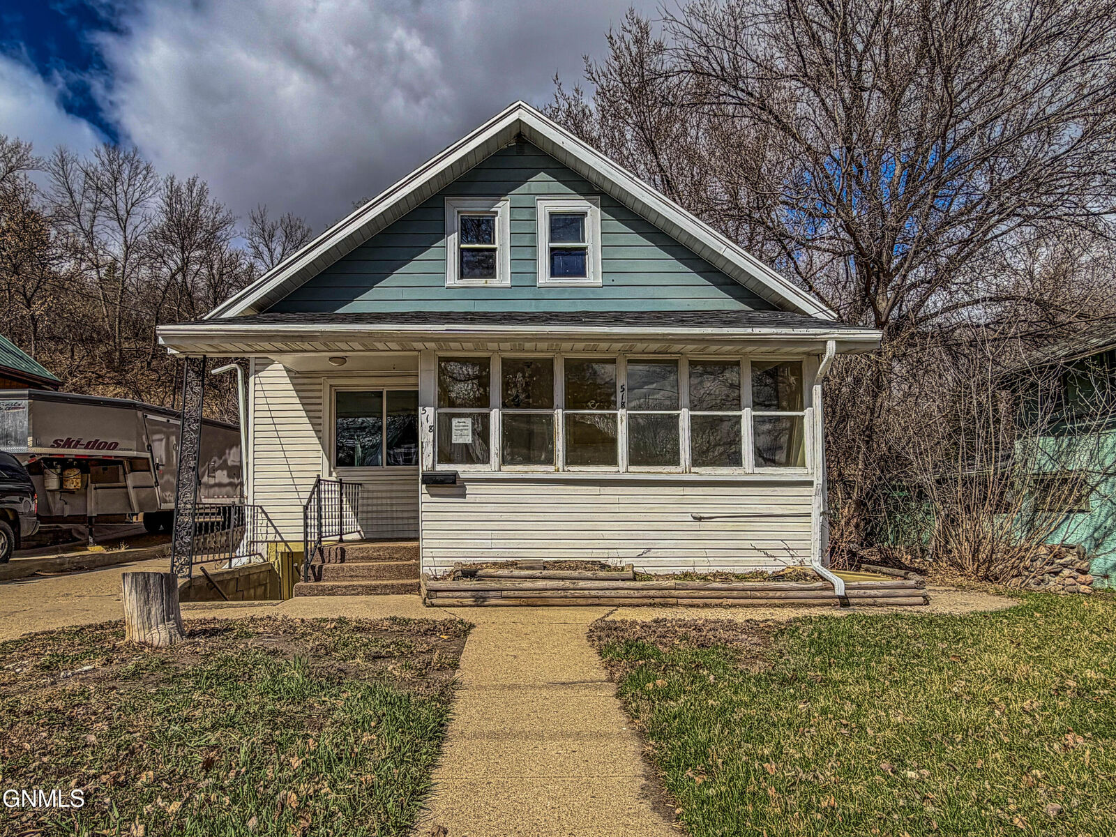Property Photo: 518 4th Street SE ND 58701