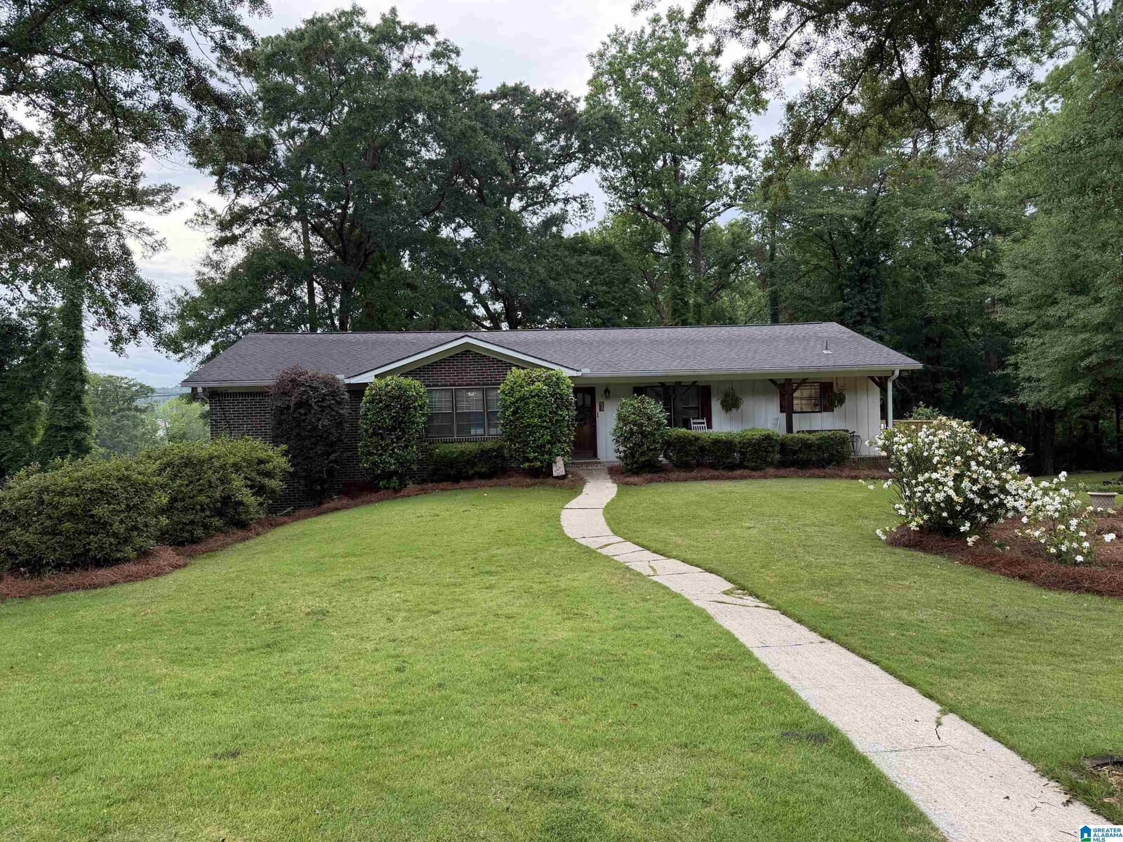 Property Photo: 110 Woodland Circle AL 35173
