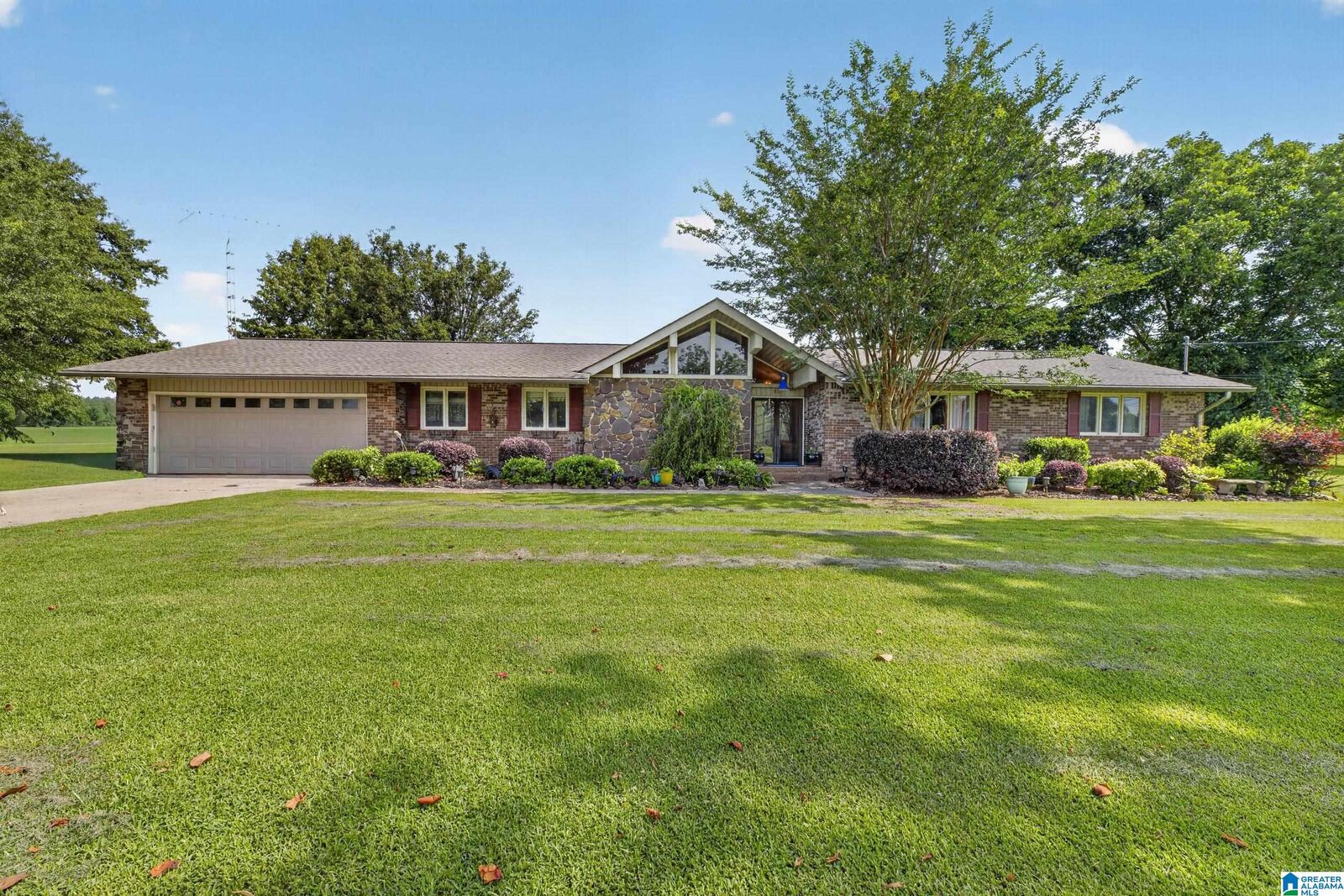 Property Photo:  1958 Hood Road  AL 35907 
