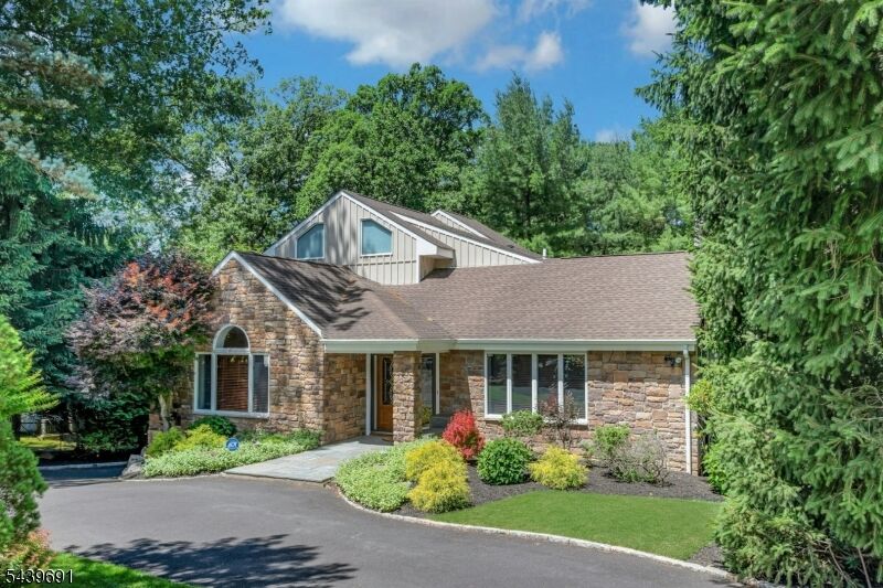 Property Photo:  27 Hamilton Dr West  NJ 07006 