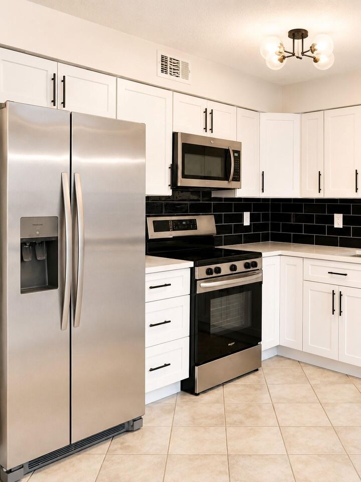 Property Photo: 6106 W Airport Boulevard 18 TX 77035