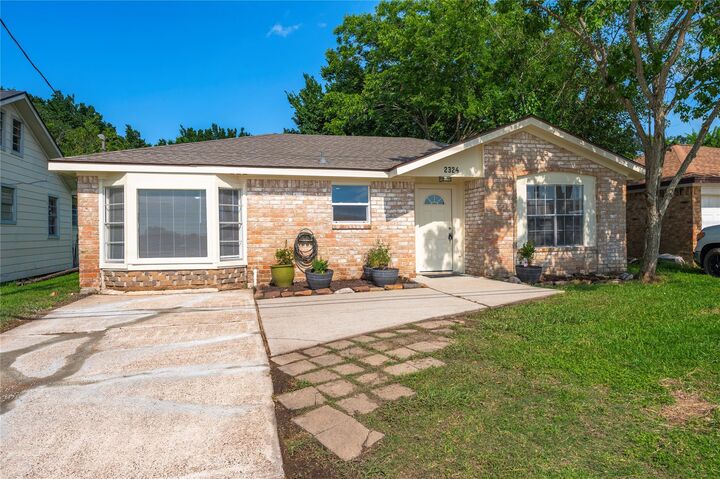 Property Photo: 2324 N Logan Street TX 77590