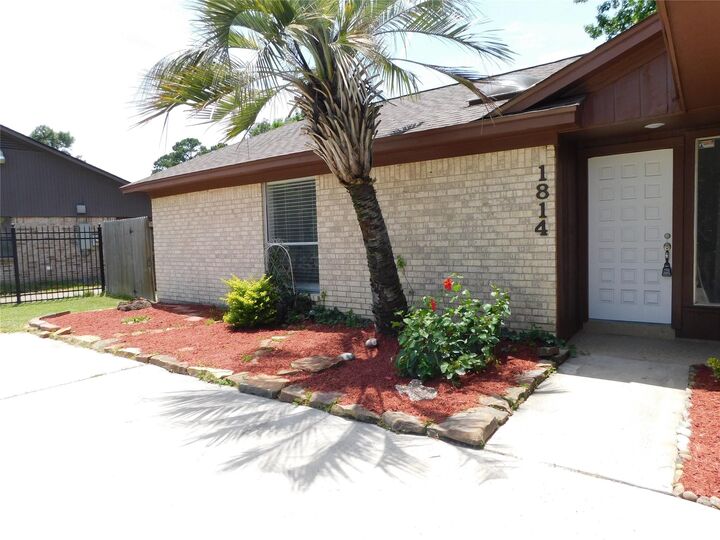 Property Photo: 1814 Chart Dr Drive TX 77532