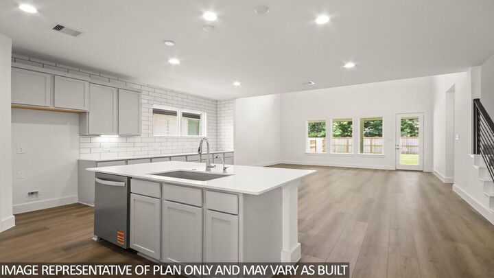 Property Photo: 4617 Vernal Loop TX 77303