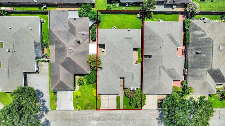 Property Photo: 6523 Oakland Hills Drive TX 77069