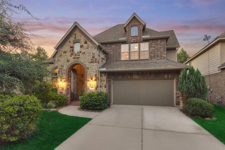Property Photo:  319 Kinderwood Trail  TX 77316 