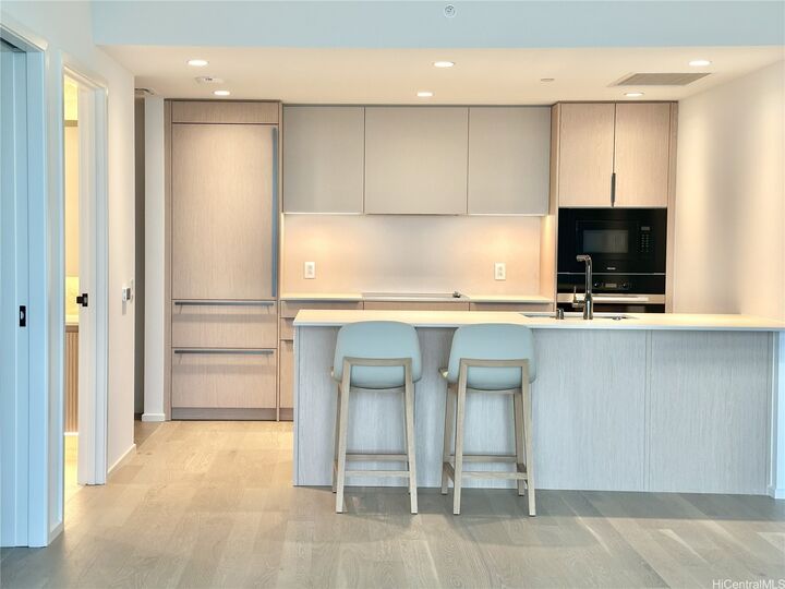 Property Photo: 333 Ward Avenue 3501 HI 96814