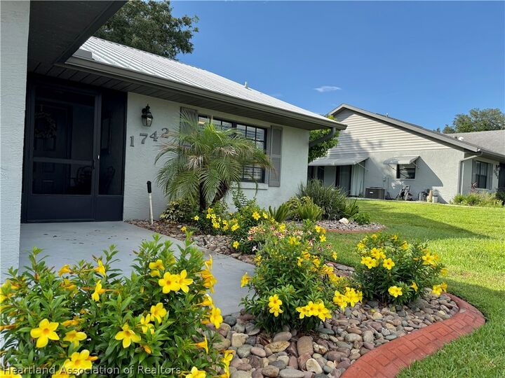 Property Photo:  1742 W Orangewood Place  FL 33825 