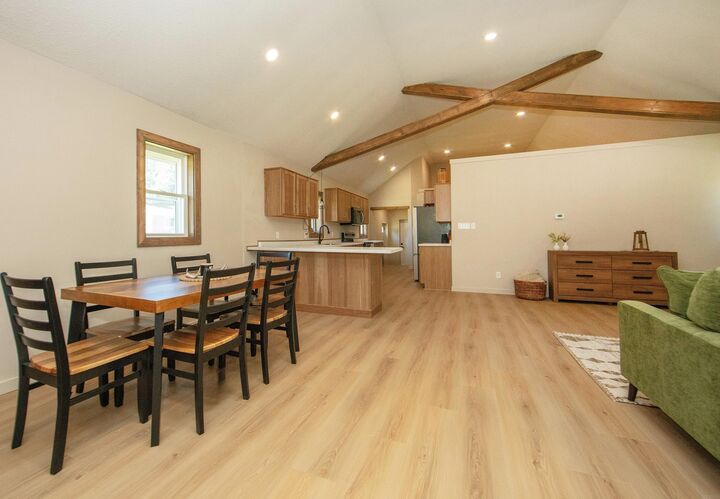 Property Photo:  814 Greeley Street  IA 50658 