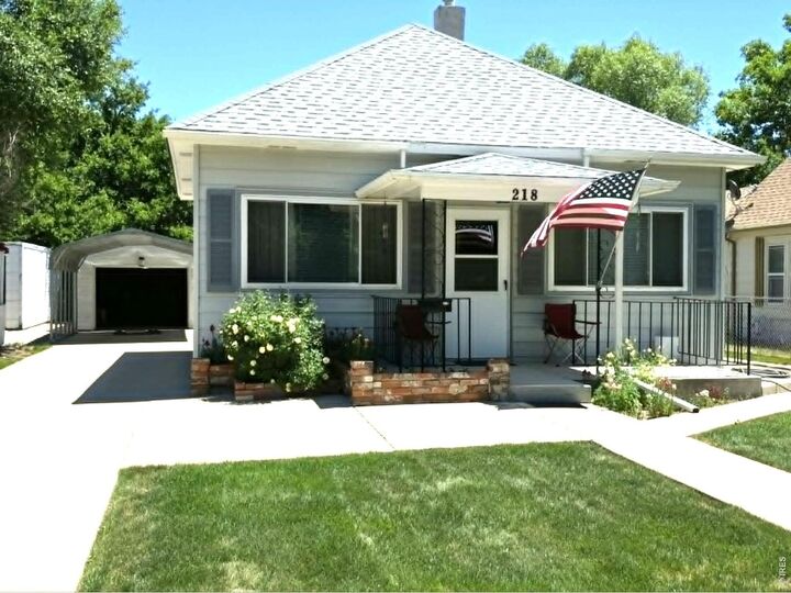 Property Photo: 218 Maple St CO 80701