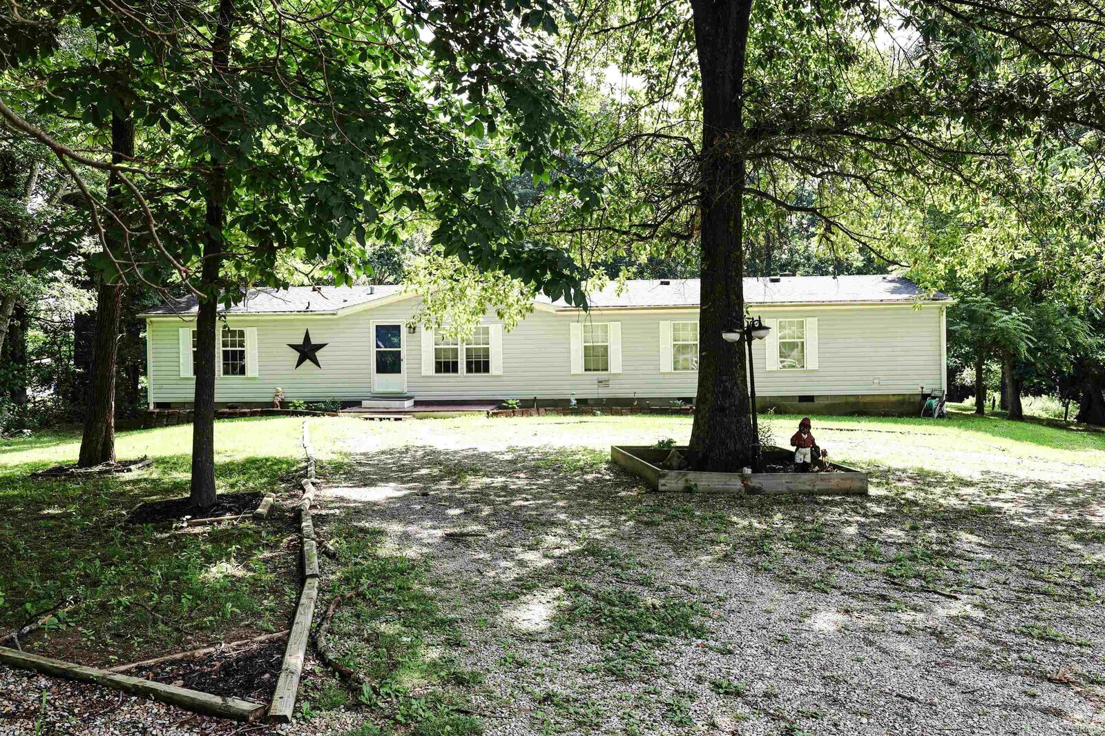 Property Photo: 2966 N Folsomville Road IN 47601