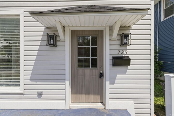 Property Photo:  323 N Main Street  IN 46072-1314 