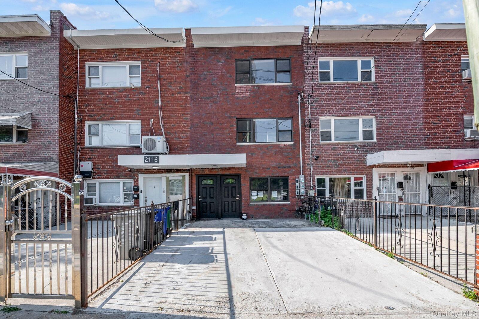 Property Photo: 2114 Lacombe Avenue NY 10473
