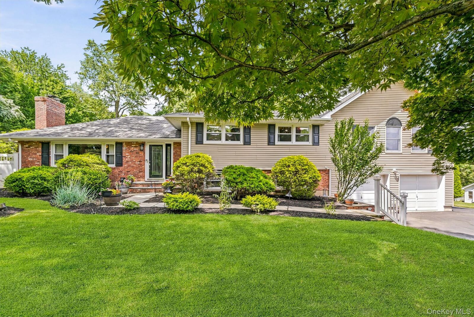 Property Photo: 6 Biret Drive NY 10952
