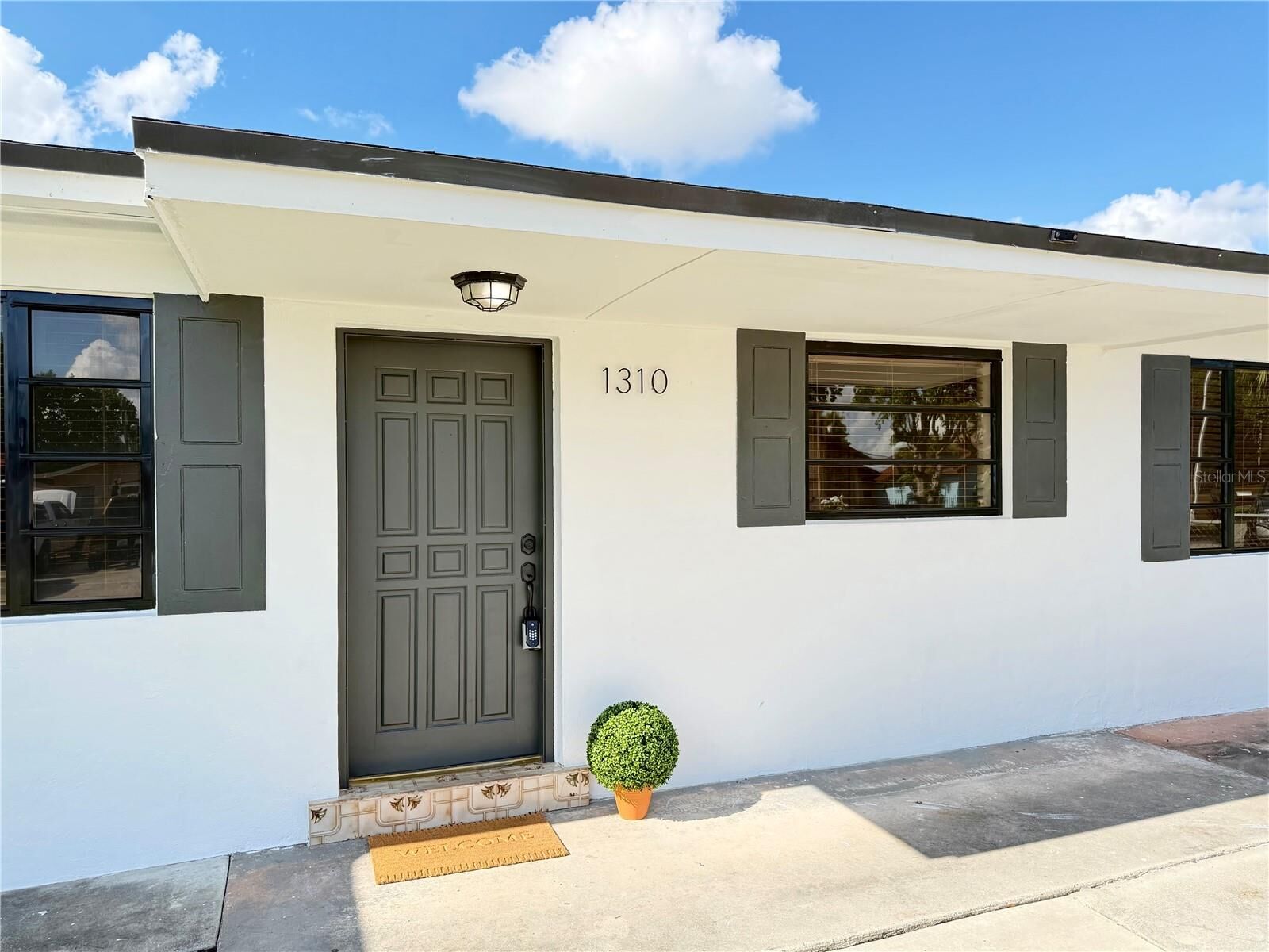 Property Photo:  1310 W 30th Street  FL 33012 
