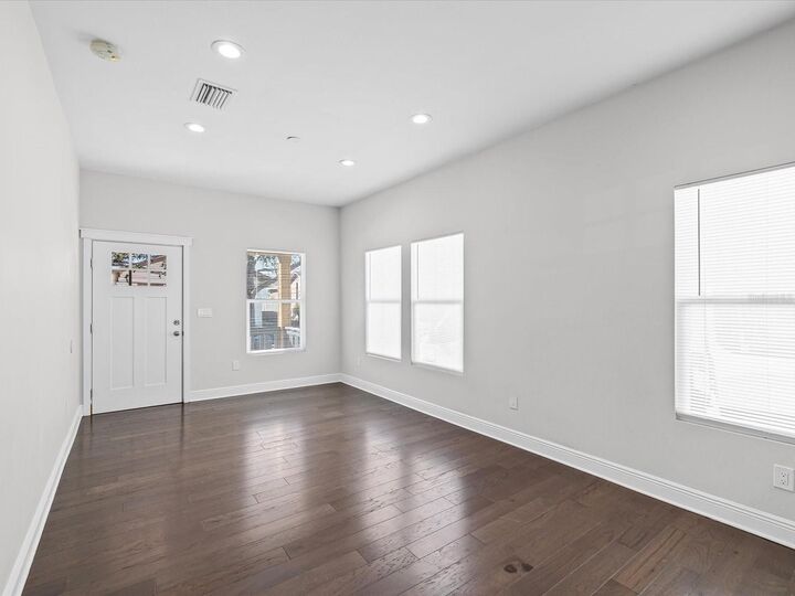 Property Photo: 2107 W Cherry Street FL 33607