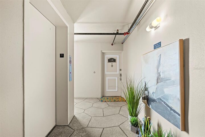 Property Photo:  7300 Sun Island Drive S 1103  FL 33707 