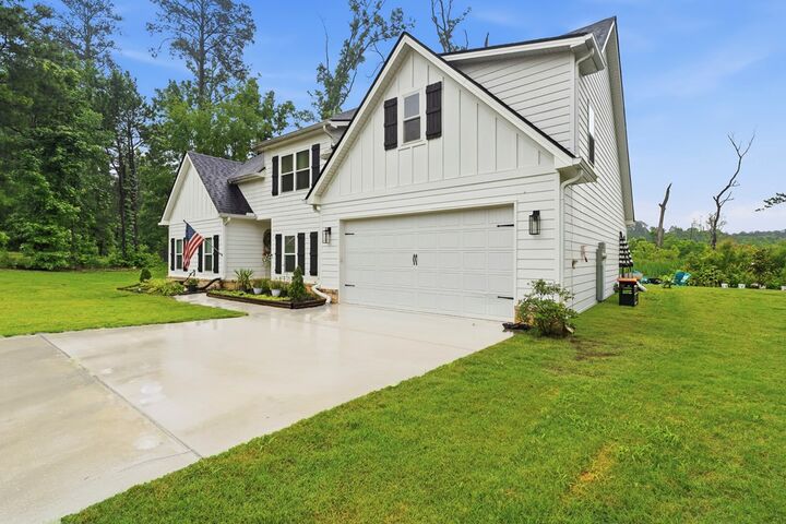 Property Photo: 221 Diamond Place GA 31032