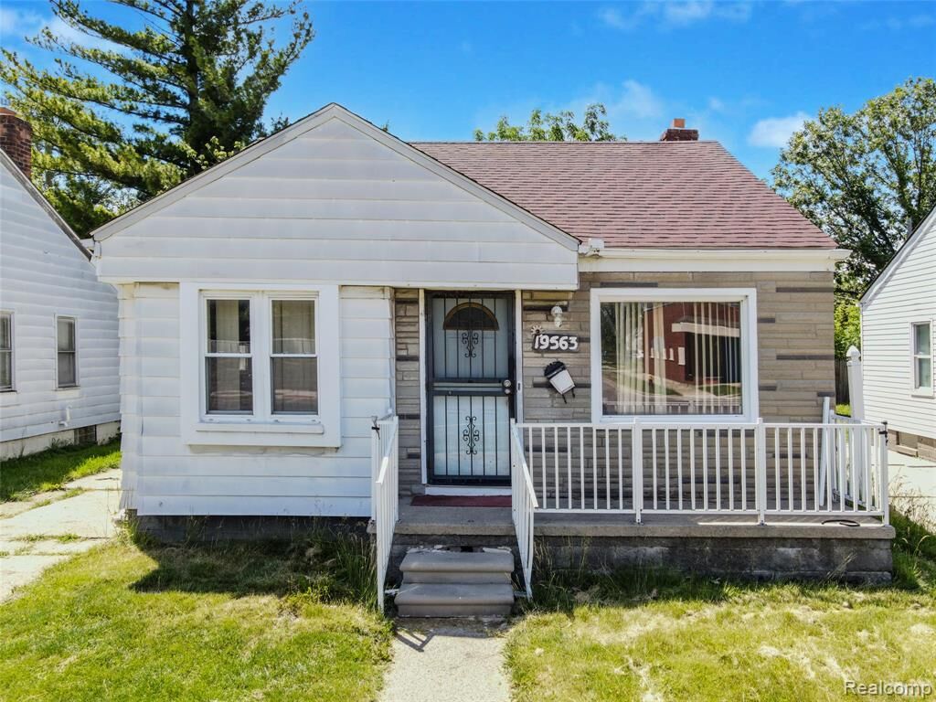 Property Photo: 19563 Schoenherr Street MI 48205 1711