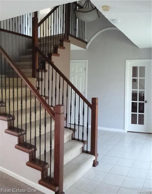 Property Photo:  475 Dorchester Way  MI 48381 