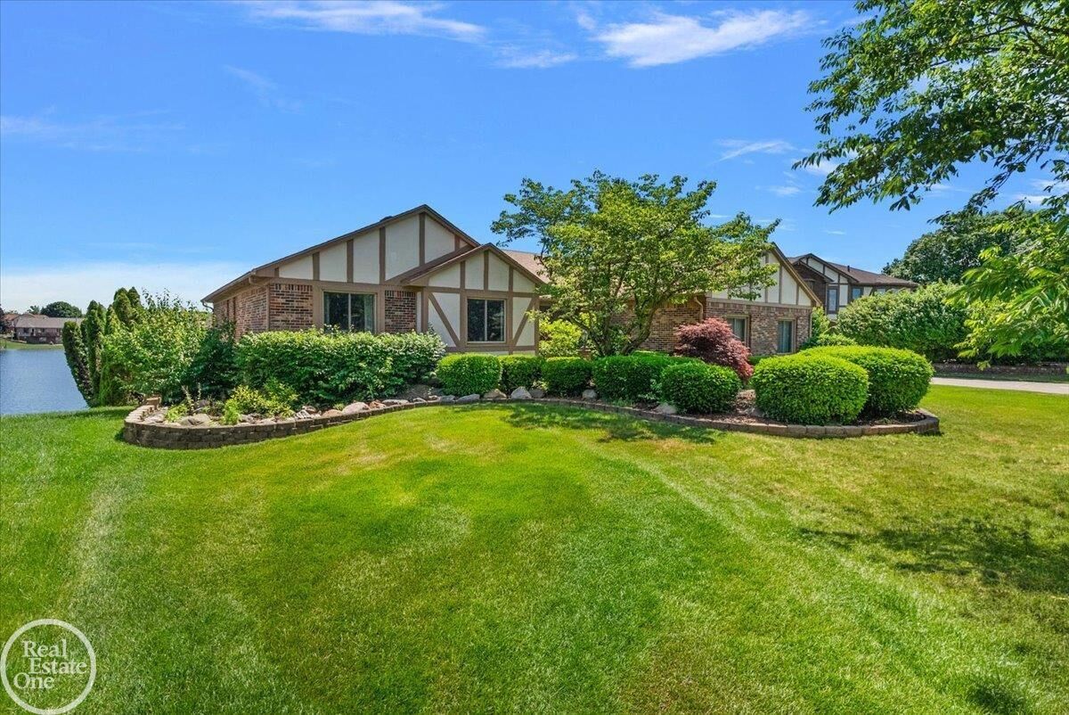 Property Photo: 3286 Sandy Pt. Drive MI 48316-3863