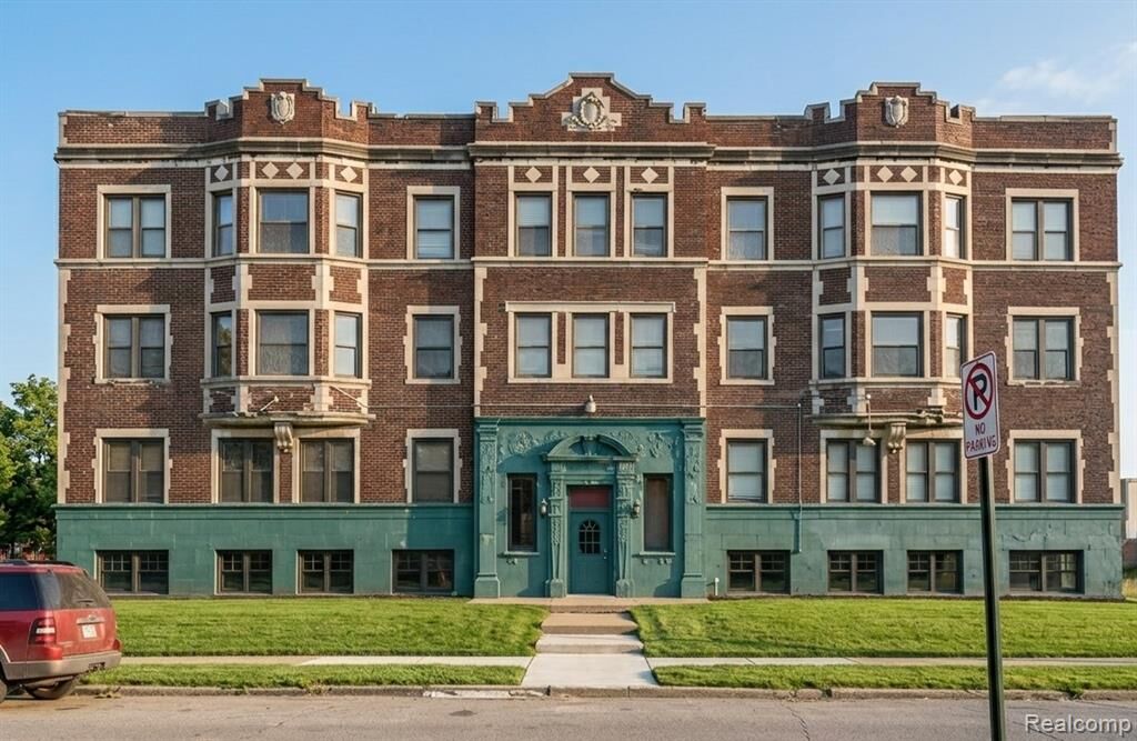 Property Photo: 3295 Rochester Street 1 MI 48206