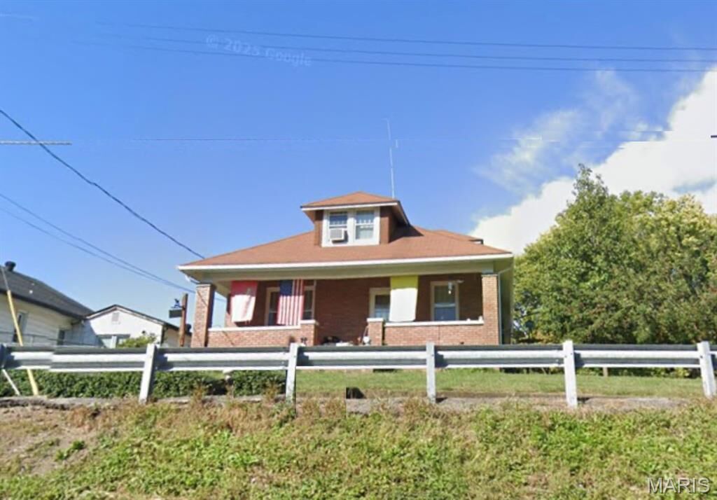 Property Photo:  307 N Clinton Street  IL 62234 