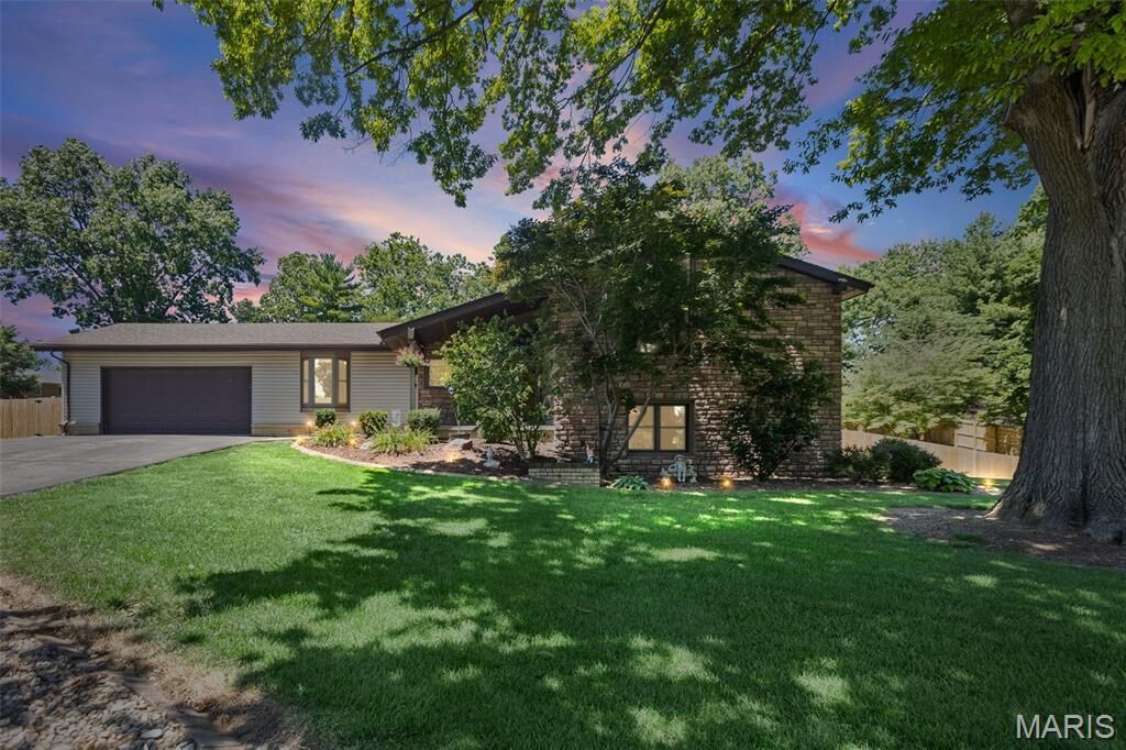Property Photo: 40 Orchard Hill Drive IL 62095