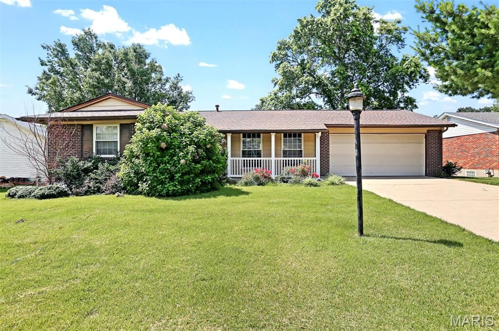 Property Photo:  11826 Park Court  MO 63043 