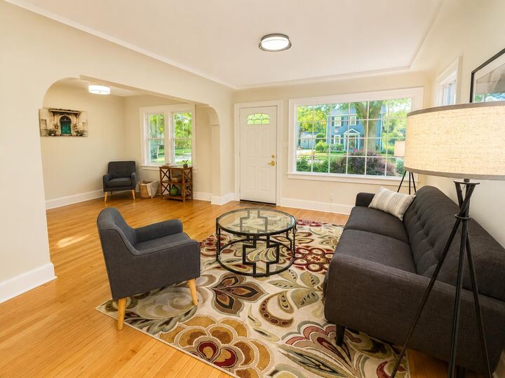 Property Photo:  4937 N Hollywood Ave  WI 53217 