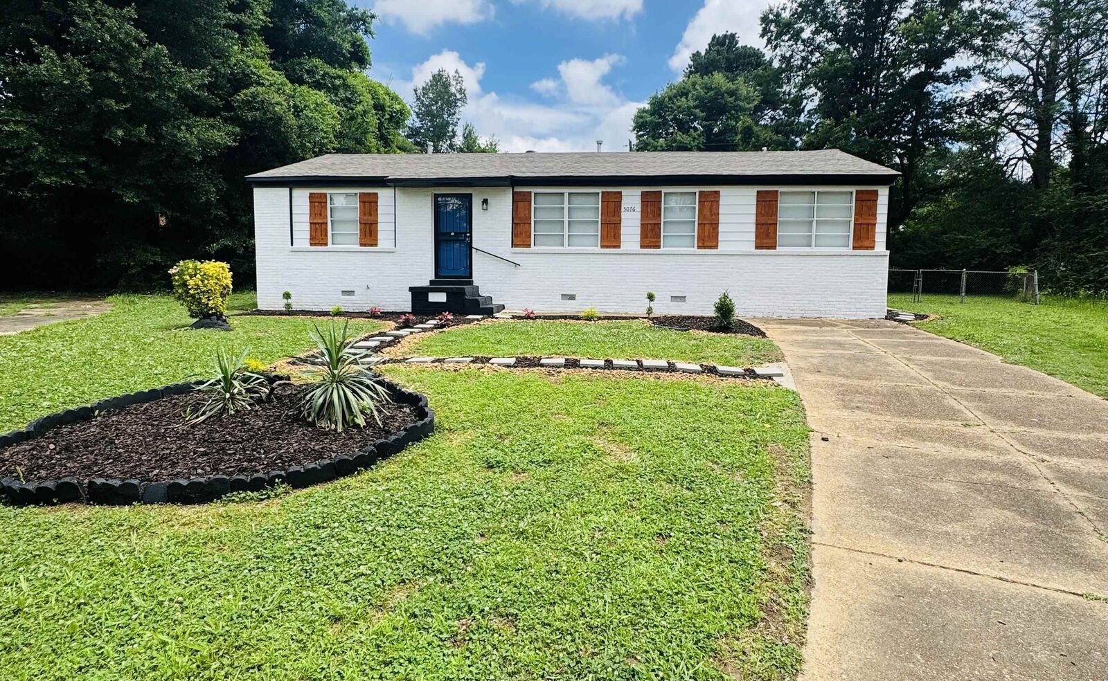 Property Photo:  5076 Newton Dr  TN 38109 