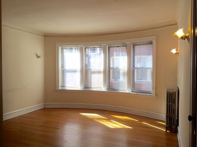 Property Photo:  3746 W Irving Park Road 2B  IL 60618 